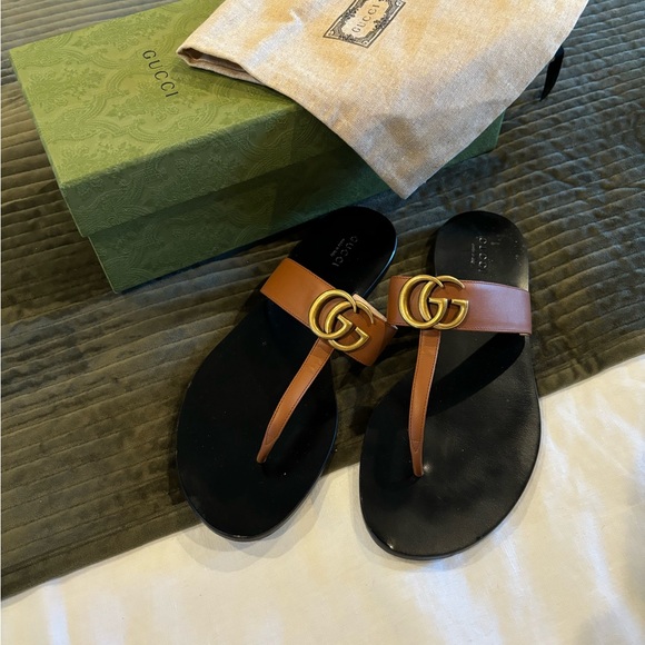 Gucci GG t strap sandals 8.5 - Picture 2 of 7